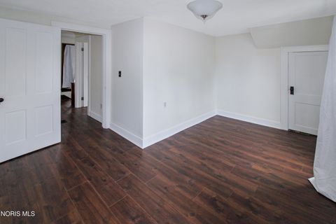 Tiny photo for 430 Vine Street, Fremont, OH 43420 (MLS # 10008119)