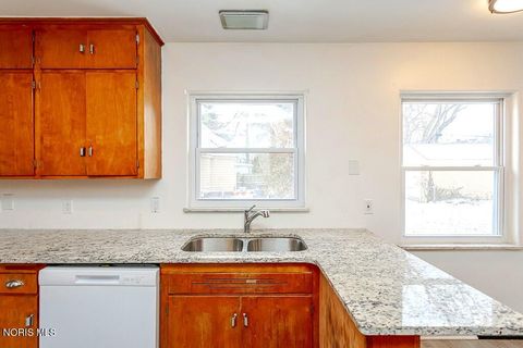 Tiny photo for 3720 Kelly Ave Avenue, Toledo, OH 43613 (MLS # 10004392)