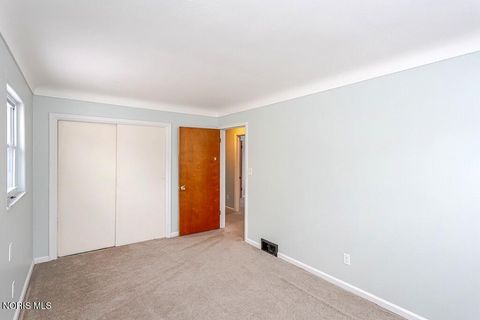 Tiny photo for 3720 Kelly Ave Avenue, Toledo, OH 43613 (MLS # 10004392)