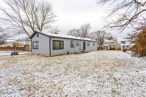 Tiny photo for 3720 Kelly Ave Avenue, Toledo, OH 43613 (MLS # 10004392)