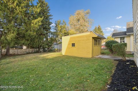 Tiny photo for 1044 Hawk Street, Toledo, OH 43612 (MLS # 10000438)