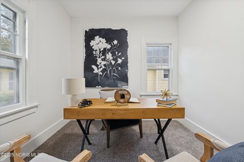 Tiny photo for 1044 Hawk Street, Toledo, OH 43612 (MLS # 10000438)