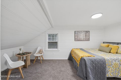 Tiny photo for 1044 Hawk Street, Toledo, OH 43612 (MLS # 10000438)
