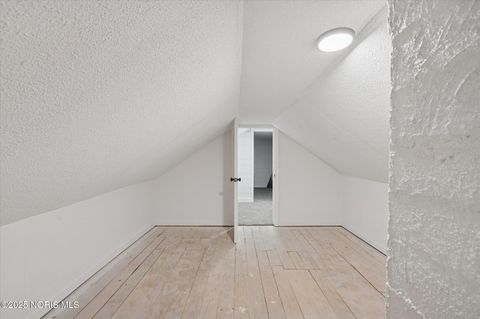 Tiny photo for 1044 Hawk Street, Toledo, OH 43612 (MLS # 10000438)