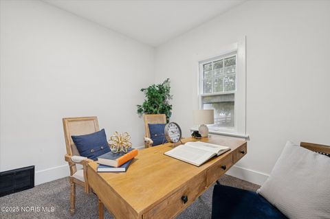 Tiny photo for 1044 Hawk Street, Toledo, OH 43612 (MLS # 10000438)