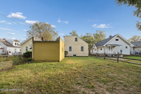 Tiny photo for 1044 Hawk Street, Toledo, OH 43612 (MLS # 10000438)