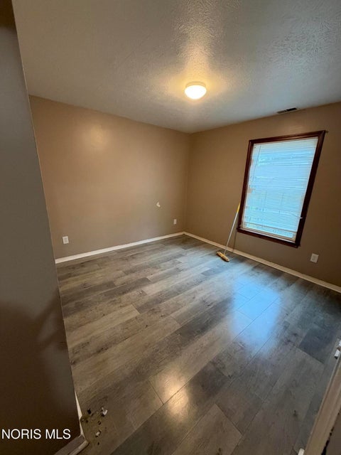 Tiny photo for 911 N Ontario Street, Toledo, OH 43604 (MLS # 10014238)