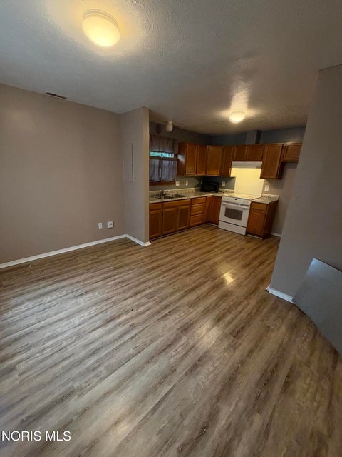 Tiny photo for 911 N Ontario Street, Toledo, OH 43604 (MLS # 10014238)