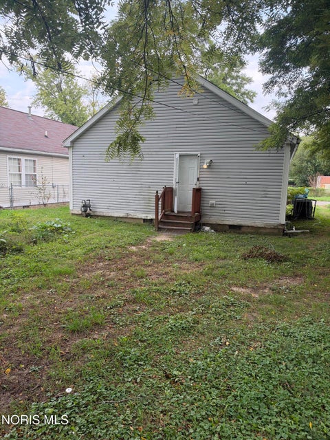 Tiny photo for 911 N Ontario Street, Toledo, OH 43604 (MLS # 10014238)