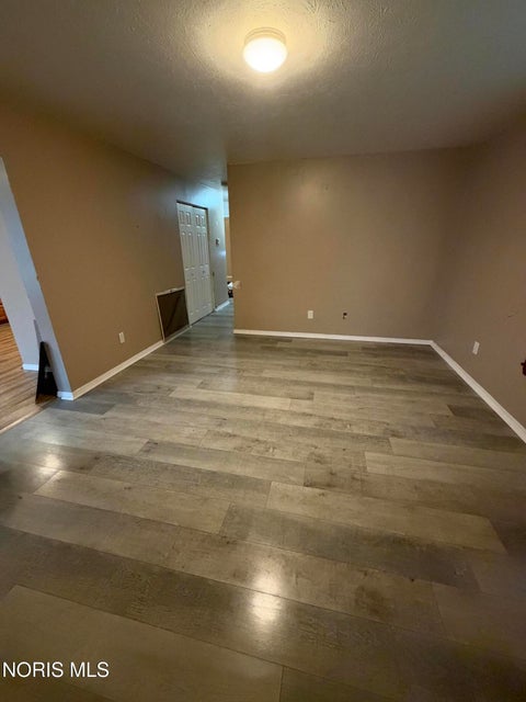 Tiny photo for 911 N Ontario Street, Toledo, OH 43604 (MLS # 10014238)