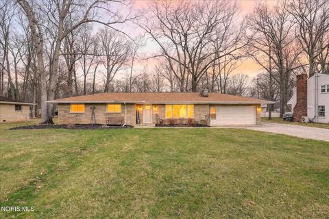 Photo of 1635 S Clinton Street, Defiance, OH 43512 (MLS # 10005441)