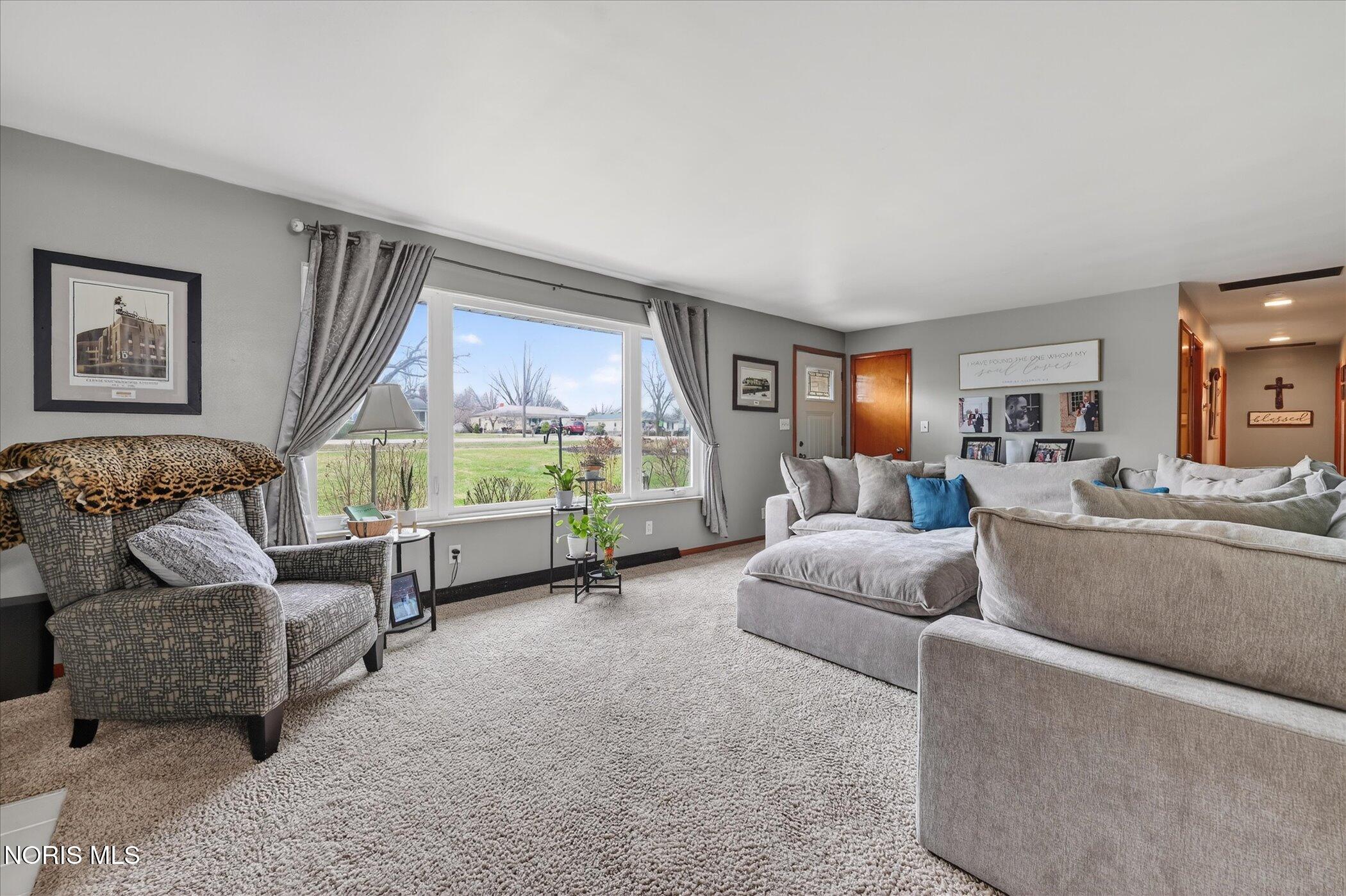 1635 S Clinton Street