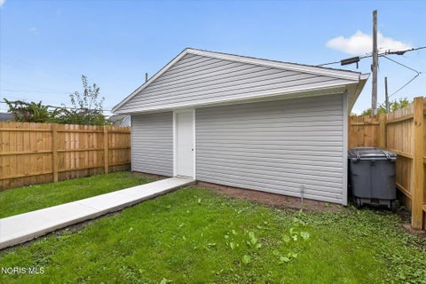 Tiny photo for 1409 Mott Avenue, Toledo, OH 43605 (MLS # 10014845)