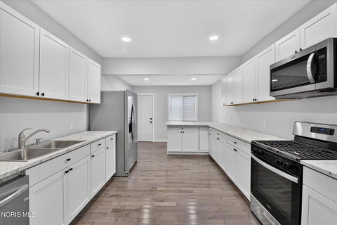 Tiny photo for 1409 Mott Avenue, Toledo, OH 43605 (MLS # 10014845)
