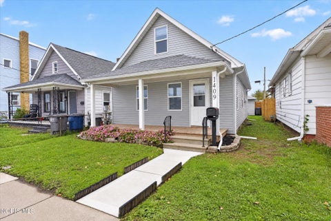 Tiny photo for 1409 Mott Avenue, Toledo, OH 43605 (MLS # 10014845)