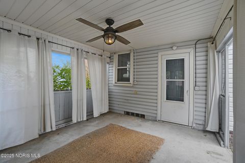 Tiny photo for 2426 Berdan Avenue, Toledo, OH 43613 (MLS # 10000557)
