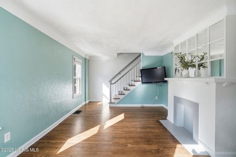 Tiny photo for 2426 Berdan Avenue, Toledo, OH 43613 (MLS # 10000557)