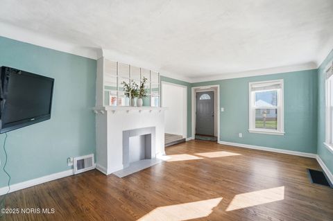 Tiny photo for 2426 Berdan Avenue, Toledo, OH 43613 (MLS # 10000557)