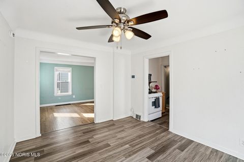 Tiny photo for 2426 Berdan Avenue, Toledo, OH 43613 (MLS # 10000557)