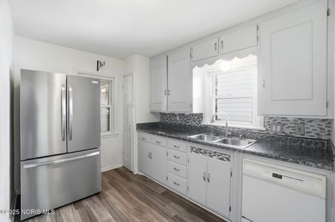 Tiny photo for 2426 Berdan Avenue, Toledo, OH 43613 (MLS # 10000557)