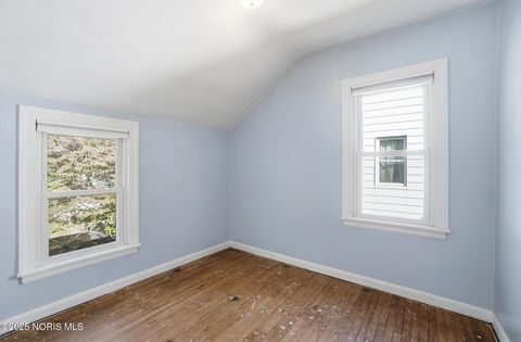 Tiny photo for 2426 Berdan Avenue, Toledo, OH 43613 (MLS # 10000557)