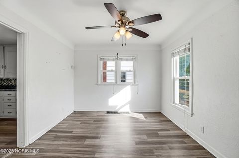 Tiny photo for 2426 Berdan Avenue, Toledo, OH 43613 (MLS # 10000557)