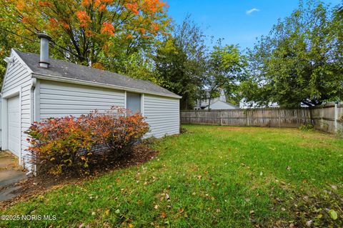 Tiny photo for 2426 Berdan Avenue, Toledo, OH 43613 (MLS # 10000557)