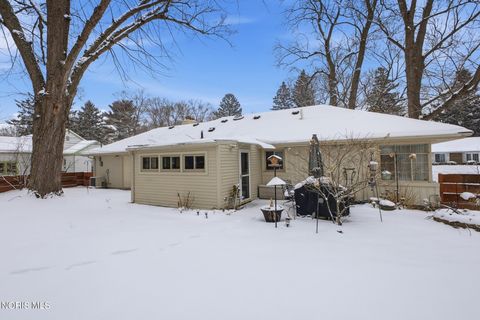 Tiny photo for 1933 Grecourt Drive, Toledo, OH 43615 (MLS # 10004727)
