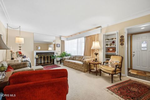 Tiny photo for 1933 Grecourt Drive, Toledo, OH 43615 (MLS # 10004727)