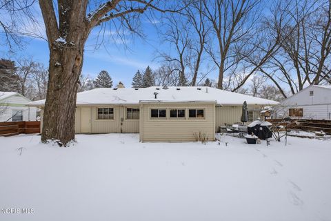 Tiny photo for 1933 Grecourt Drive, Toledo, OH 43615 (MLS # 10004727)