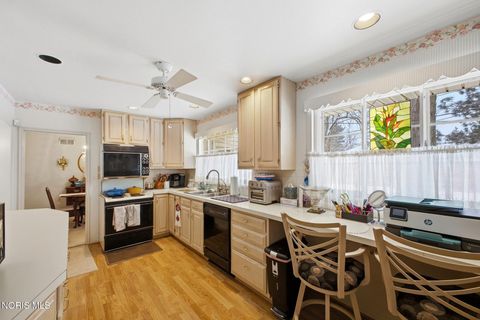 Tiny photo for 1933 Grecourt Drive, Toledo, OH 43615 (MLS # 10004727)