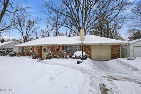 Tiny photo for 1933 Grecourt Drive, Toledo, OH 43615 (MLS # 10004727)