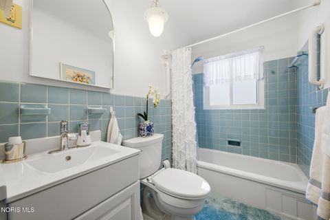 Tiny photo for 1933 Grecourt Drive, Toledo, OH 43615 (MLS # 10004727)