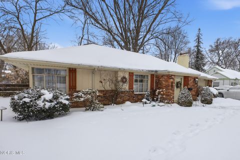 Tiny photo for 1933 Grecourt Drive, Toledo, OH 43615 (MLS # 10004727)