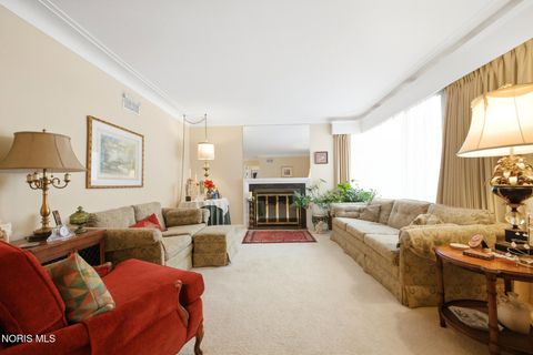 Tiny photo for 1933 Grecourt Drive, Toledo, OH 43615 (MLS # 10004727)