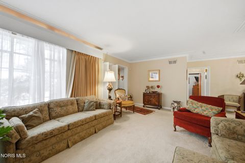 Tiny photo for 1933 Grecourt Drive, Toledo, OH 43615 (MLS # 10004727)