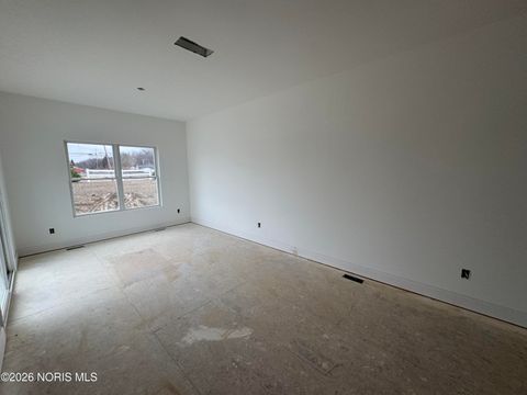 Tiny photo for 5032 Easton Drive, Oregon, OH 43616 (MLS # 10003667)