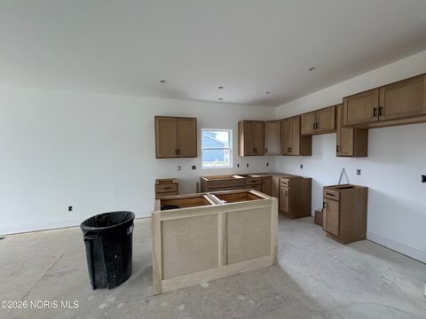 Tiny photo for 5032 Easton Drive, Oregon, OH 43616 (MLS # 10003667)