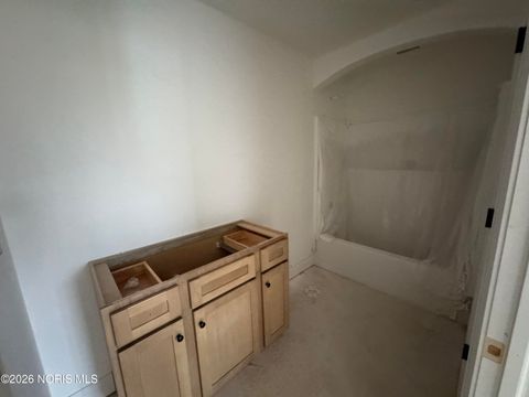 Tiny photo for 5032 Easton Drive, Oregon, OH 43616 (MLS # 10003667)