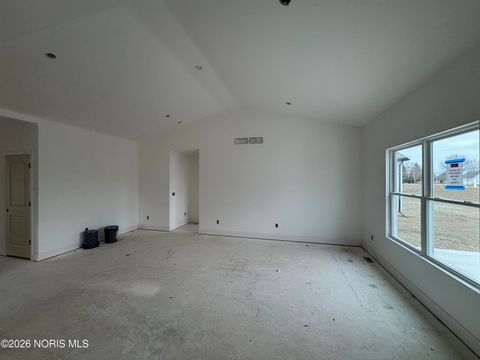 Tiny photo for 5032 Easton Drive, Oregon, OH 43616 (MLS # 10003667)