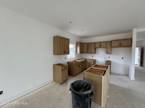 Tiny photo for 5032 Easton Drive, Oregon, OH 43616 (MLS # 10003667)