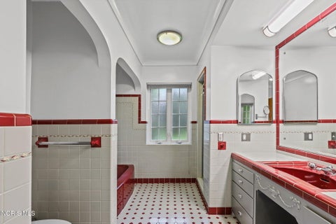 Tiny photo for 2630 Edgehill Road, Ottawa Hills, OH 43615 (MLS # 10012436)