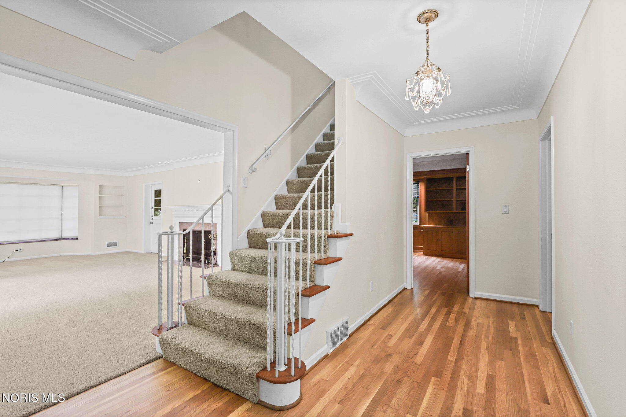 2630 Edgehill Road