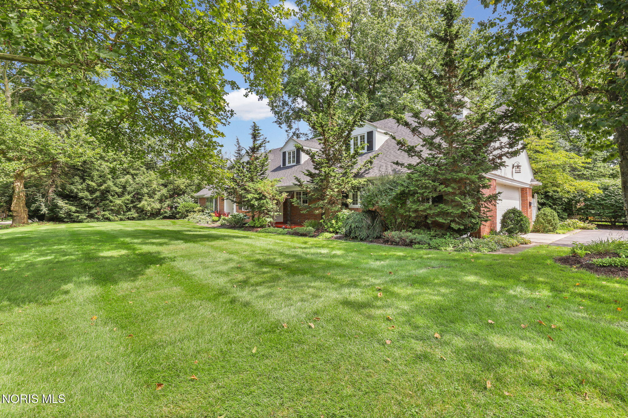 2630 Edgehill Road
