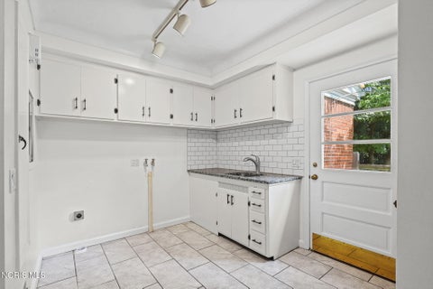 Tiny photo for 2630 Edgehill Road, Ottawa Hills, OH 43615 (MLS # 10012436)