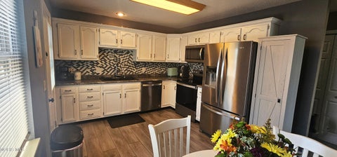 Tiny photo for 1056 Crystal Lane, Findlay, OH 45840 (MLS # 10011933)