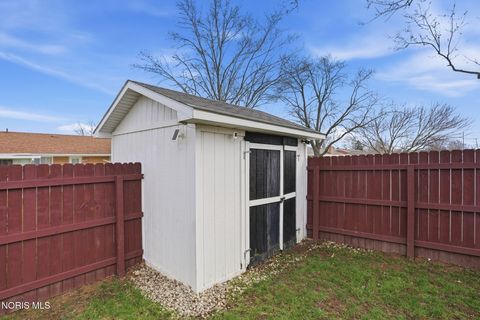 Tiny photo for 2530 Windsor Drive, Lima, OH 45805 (MLS # 10005182)