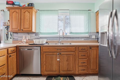 Tiny photo for 2530 Windsor Drive, Lima, OH 45805 (MLS # 10005182)