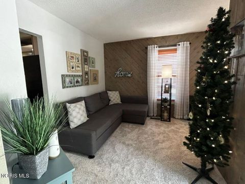 Tiny photo for 117 W Hull Street, Edgerton, OH 43517 (MLS # 10007604)