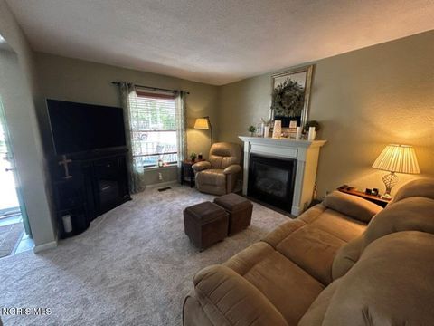Tiny photo for 117 W Hull Street, Edgerton, OH 43517 (MLS # 10007604)